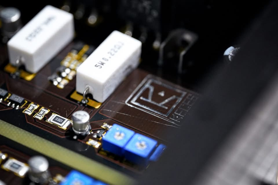 KECES P9 Dual Linear-Netzteil (NEU)